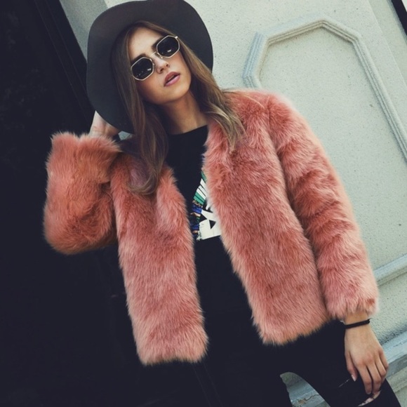 Fur coat ๐ - Picture 1 of 7